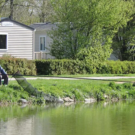 Resort Village De De La Chesnaie *