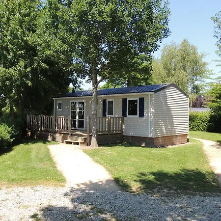 Resort Village De De La Chesnaie